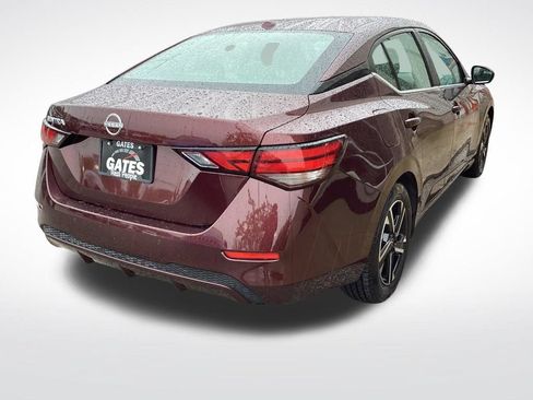 Used 2025 Nissan Sentra SV FWD image 11