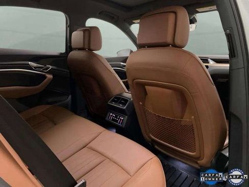 Used 2024 Audi Q8 e-tron Premium image 21