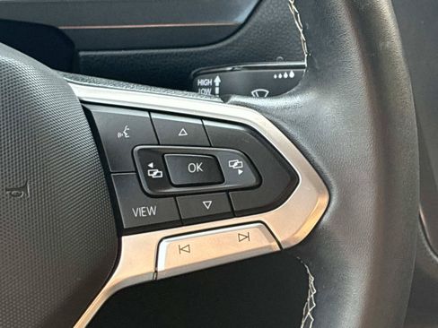 Used 2022 Volkswagen Tiguan SE AWD/4WD image 28