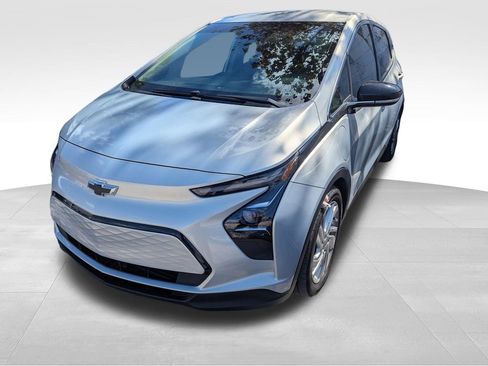 Used 2023 Chevrolet Bolt LT image 3
