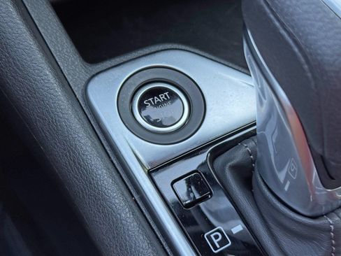 Used 2025 Nissan Sentra SV FWD image 26