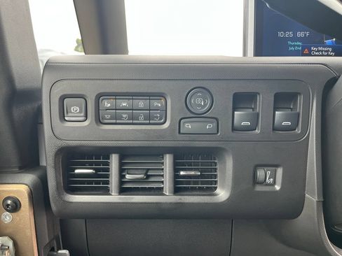 Used 2024 Chevrolet Brightdrop 600 w/ Commercial Equipment Package AWD/4WD image 11