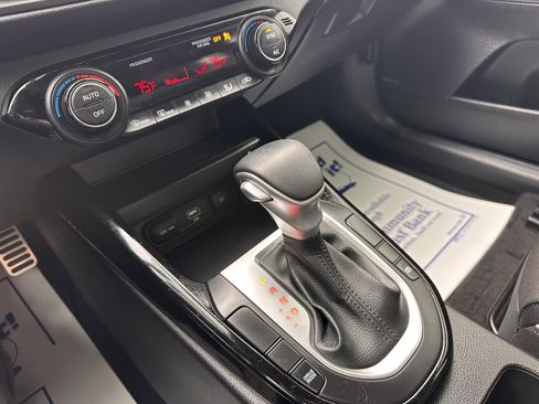 Used 2024 Kia Forte GT-Line w/ GT-Line Premium Package image 14