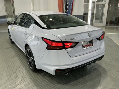 Used 2024 Nissan Altima 2.5 SR w/ SR Premium Package image 33