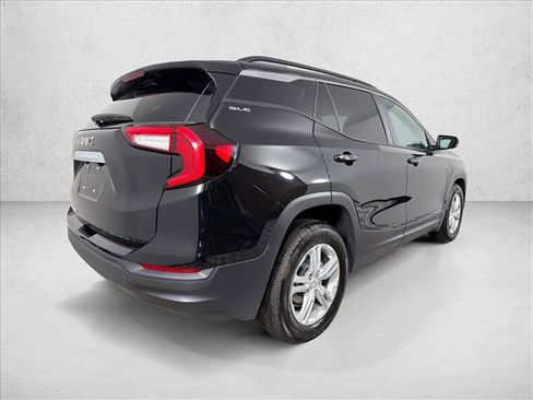 Used 2022 GMC Terrain SLE w/ Driver Convenience Package FWD image 3