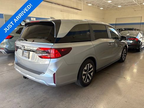 Used 2026 Honda Odyssey EX-L image 3