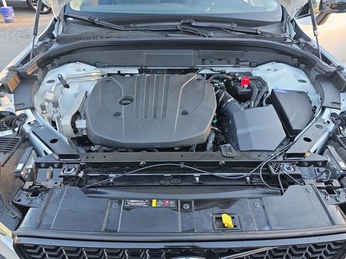 Certified 2025 Volvo XC60 B5 Plus image 41