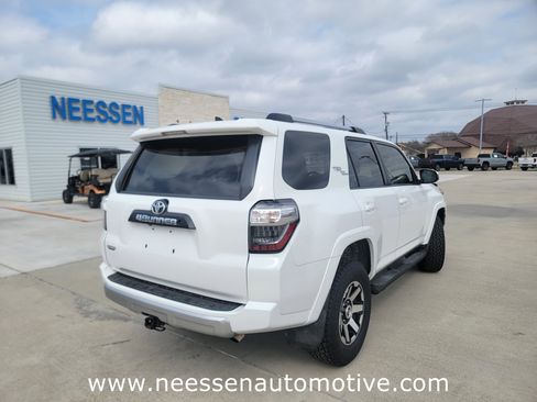 Used 2018 Toyota 4Runner TRD Off-Road image 7