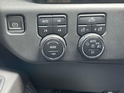 Used 2023 Chevrolet Silverado 1500 LT Trail Boss w/ Protection Package AWD/4WD image 29