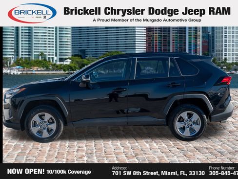 Used 2022 Toyota RAV4 XLE AWD/4WD image 8