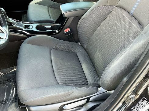 Used 2022 Toyota Corolla SE FWD image 18
