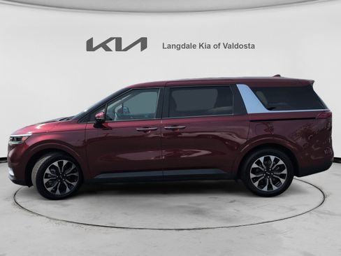 Used 2024 Kia Carnival EX FWD image 10