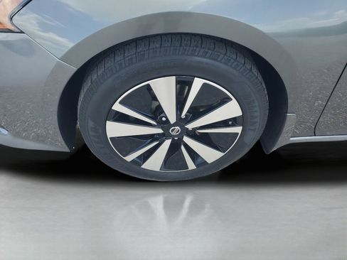Used 2020 Nissan Altima 2.5 SV FWD image 25