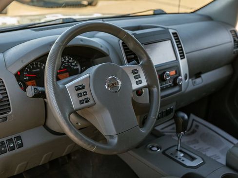 Used 2021 Nissan Frontier SV AWD/4WD image 10