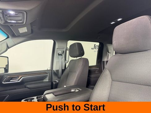 Used 2025 Chevrolet Silverado 2500 LT image 12