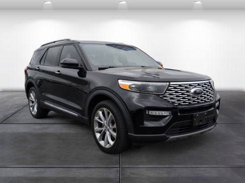 Used 2021 Ford Explorer Platinum w/ Equipment Group 601A image 2