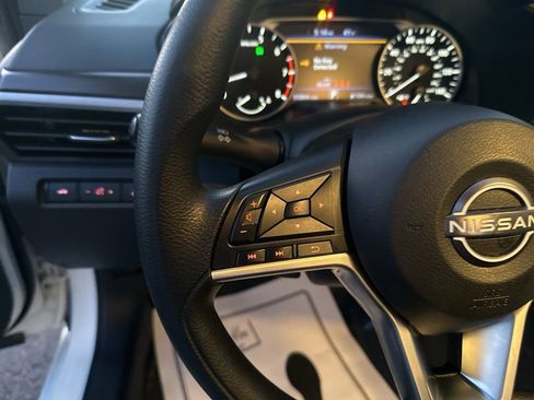 Used 2023 Nissan Altima 2.5 SV image 17