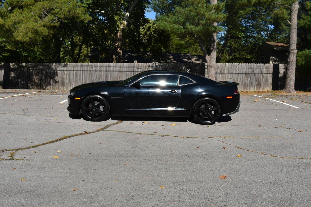 Used 2015 Chevrolet Camaro SS w/ RS Package RWD image 3