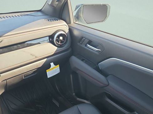 New 2026 Chevrolet Colorado Z71 w/ Technology Package AWD/4WD image 13
