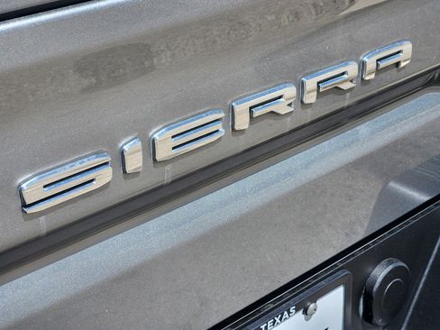 Used 2024 GMC Sierra 1500 AT4 w/ Technology Package AWD/4WD image 29