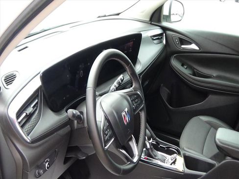 Used 2025 Buick Encore GX Preferred image 16