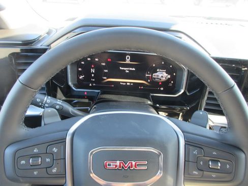 New 2026 GMC Sierra 1500 SLT w/ SLT Convenience Package image 18