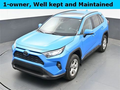 Used 2019 Toyota RAV4 XLE image 2