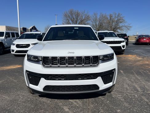 New 2026 Jeep Grand Cherokee L Limited AWD/4WD image 2