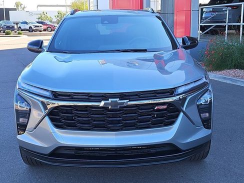 Used 2024 Chevrolet Trax RS w/ Sunroof Package image 2