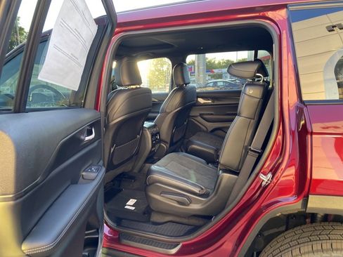 New 2025 Jeep Grand Cherokee L Altitude image 10