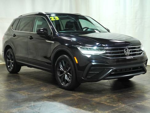 Used 2023 Volkswagen Tiguan SE w/ Panoramic Sunroof Package AWD/4WD image 1