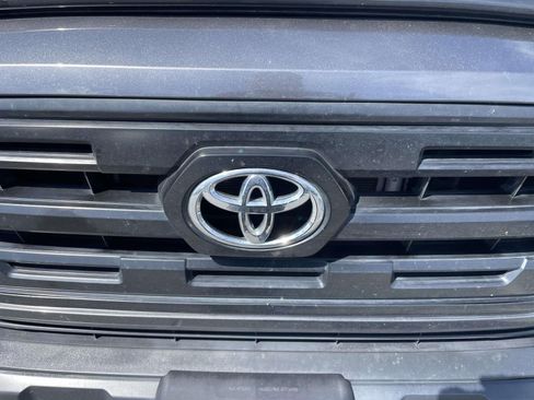 Used 2016 Toyota Tacoma SR image 13