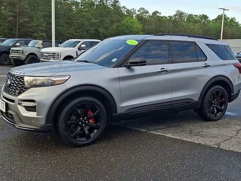 Certified 2023 Ford Explorer ST w/ Equipment Group 401A AWD/4WD image 4