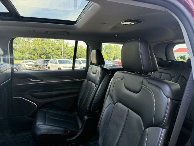Used 2021 Jeep Grand Cherokee L Limited AWD/4WD image 10
