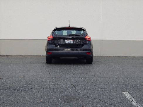 Used 2015 Ford Focus SE w/ Equipment Group 201A image 4