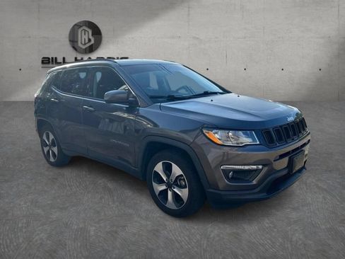 Used 2018 Jeep Compass Latitude w/ Popular Equipment Group FWD image 3