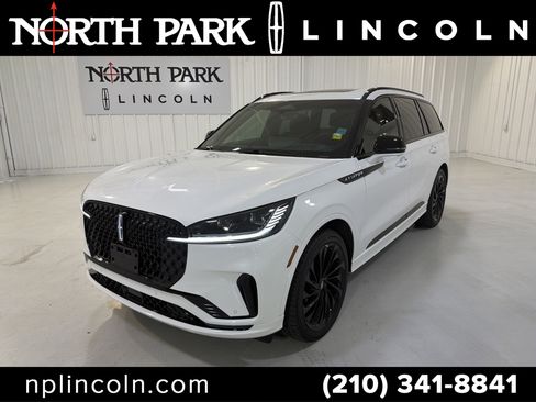 Used 2025 Lincoln Aviator Reserve w/ Luxury Package image 1