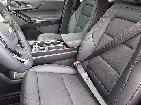 New 2026 Chevrolet Equinox LT w/ Convenience Package II image 3