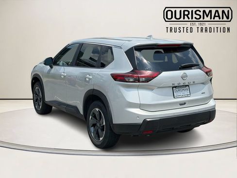 Used 2025 Nissan Rogue SV AWD/4WD image 6