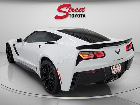 Used 2018 Chevrolet Corvette Z06 RWD image 2