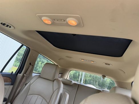 Used 2012 Buick Enclave Leather AWD/4WD image 29
