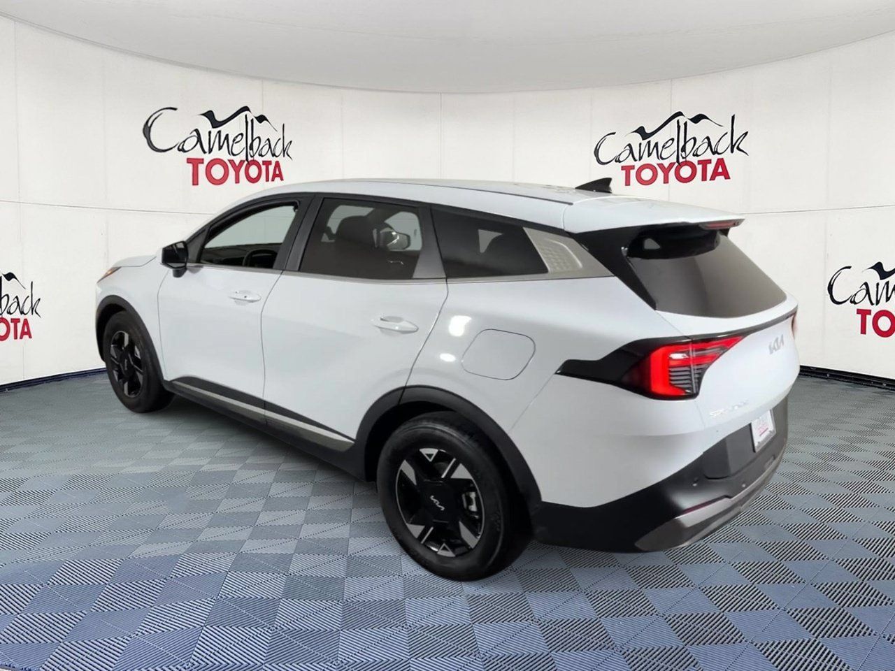 Used 2026 Kia Sportage LX FWD image 9