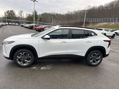 New 2026 Chevrolet Trax LT w/ LT Convenience Package image 8