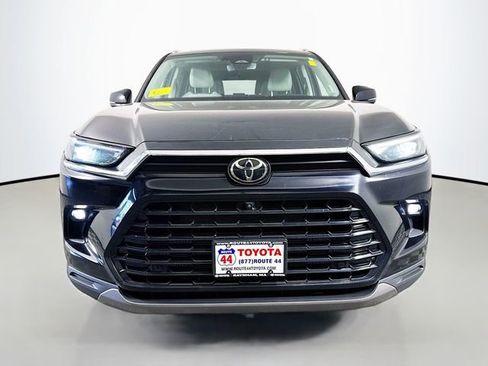 Used 2024 Toyota Grand Highlander AWD image 9