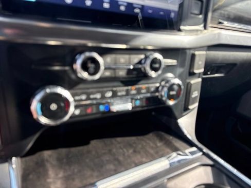 Used 2022 Ford F150 Lariat w/ Equipment Group 502A High AWD/4WD image 16