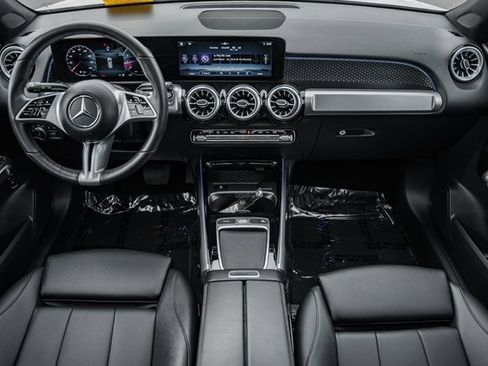 Certified 2024 Mercedes-Benz GLB 250 4MATIC w/ Winter Heating Package image 21