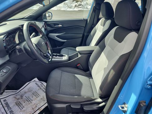 Certified 2024 Chevrolet Trax RS image 11