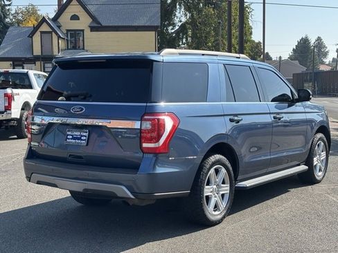 Used 2018 Ford Expedition XLT w/ Equipment Group 202A image 3