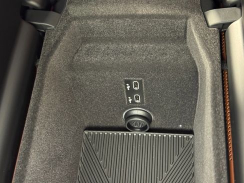 Used 2023 BMW i7 xDrive60 image 37