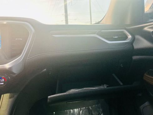 Used 2017 GMC Acadia SLE image 35